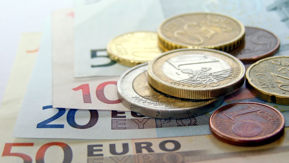 Βελτιώνουμε την οικονομία μας